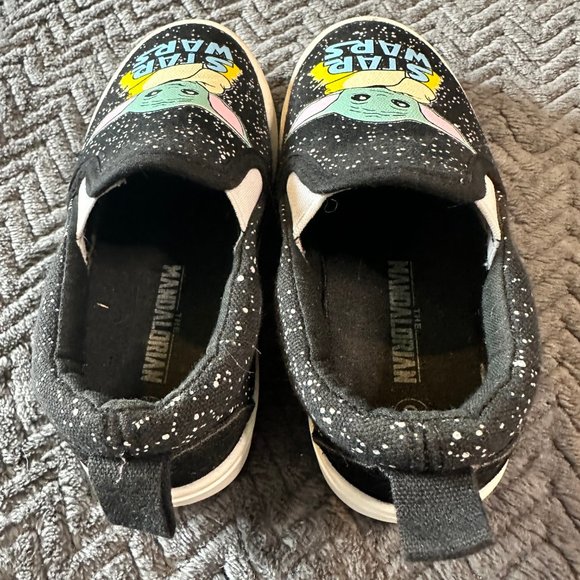 Star Wars The Mandalorians Baby Yoda Slip on Toddler Shoes - Picture 4 of 5